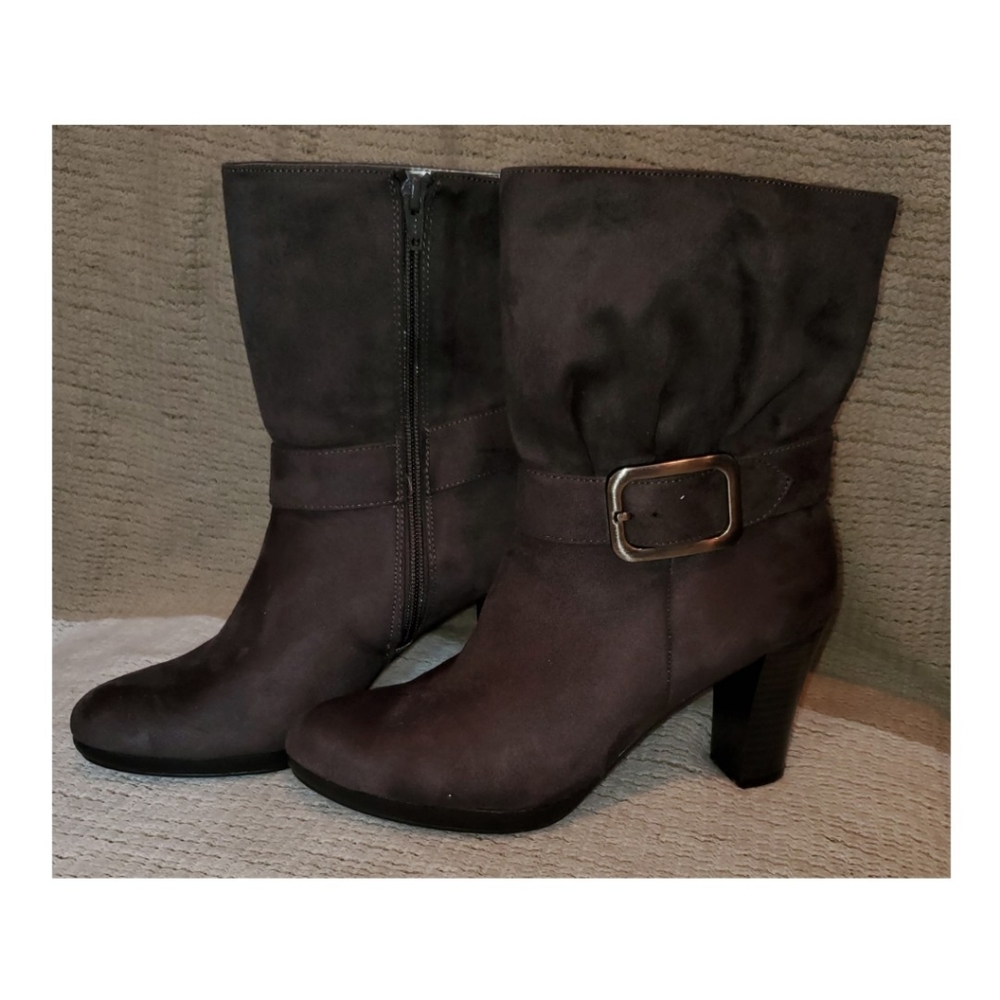 Women's Suede Boots